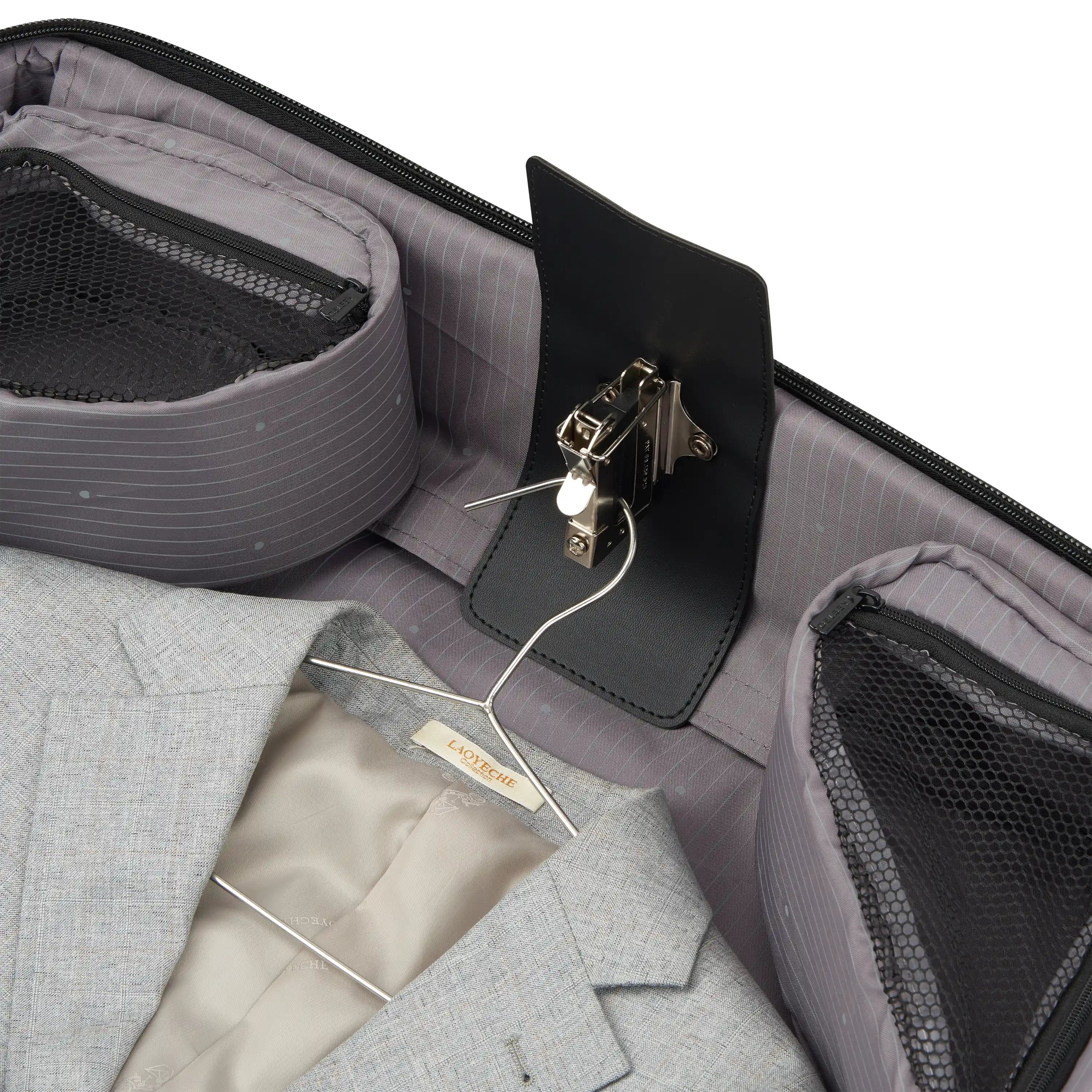 HELIUM DLX | 4-Wheeled Garment Bag, Black