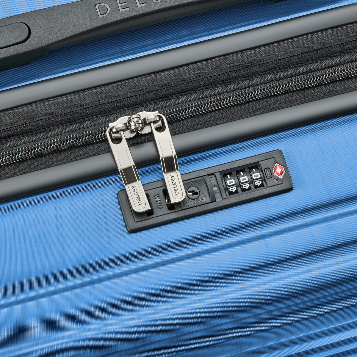 COSMIQUE 27-Inch Expandable Check-In Suitcase, Light blue