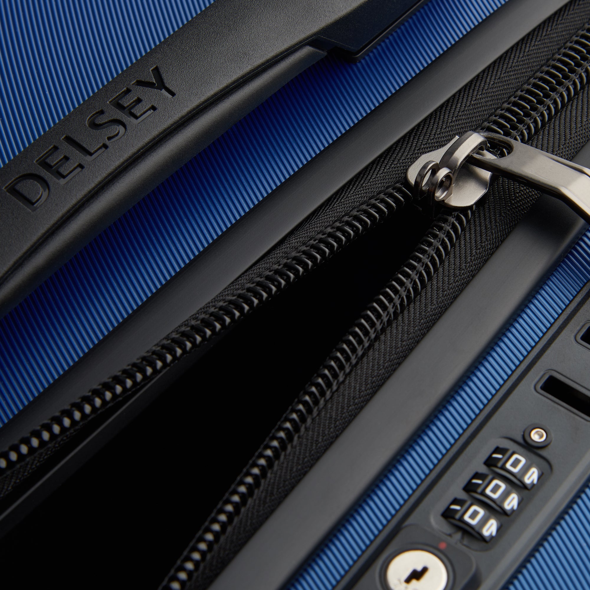 CRUISE 3.0 | 30-Inch Check-In Trunk Suitcase, Blue
