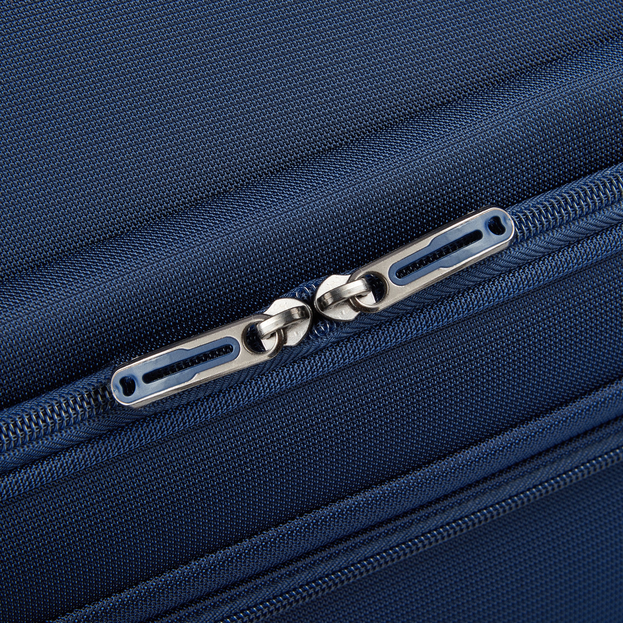 HELIUM DLX | 4-Wheeled Garment Bag, Navy