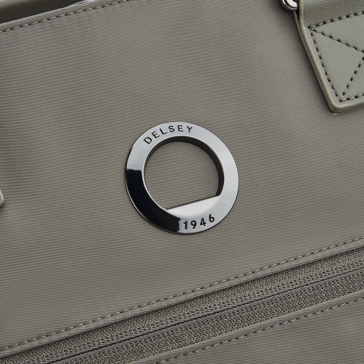 VICTOIRE | 18-inch Tote Bag, Taupe