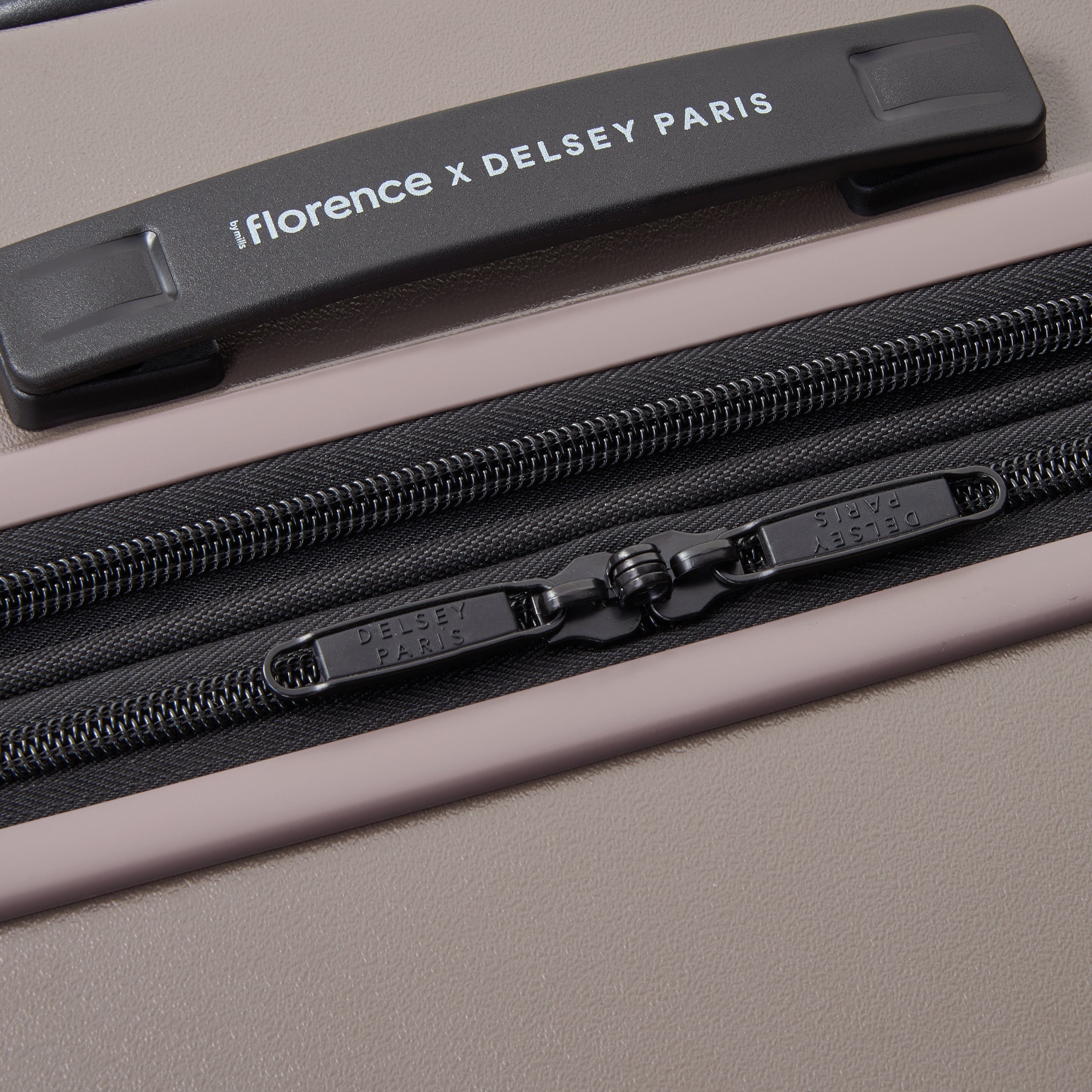 CATCH FLIGHTS | 31-Inch Check-In Suitcase, Chestnut