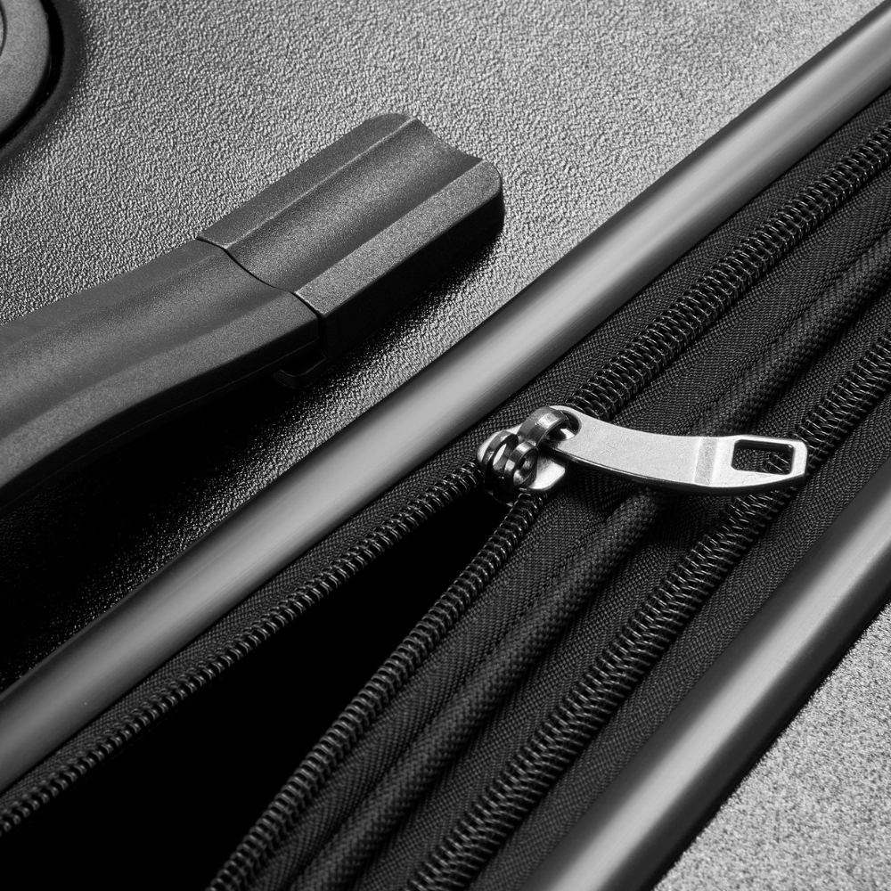 JH004C | 27-Inch Expandable Check-In Suitcase, Black