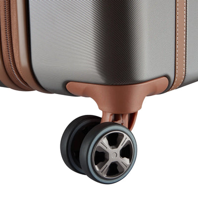 MANOR - Carry-On Plus Spinner