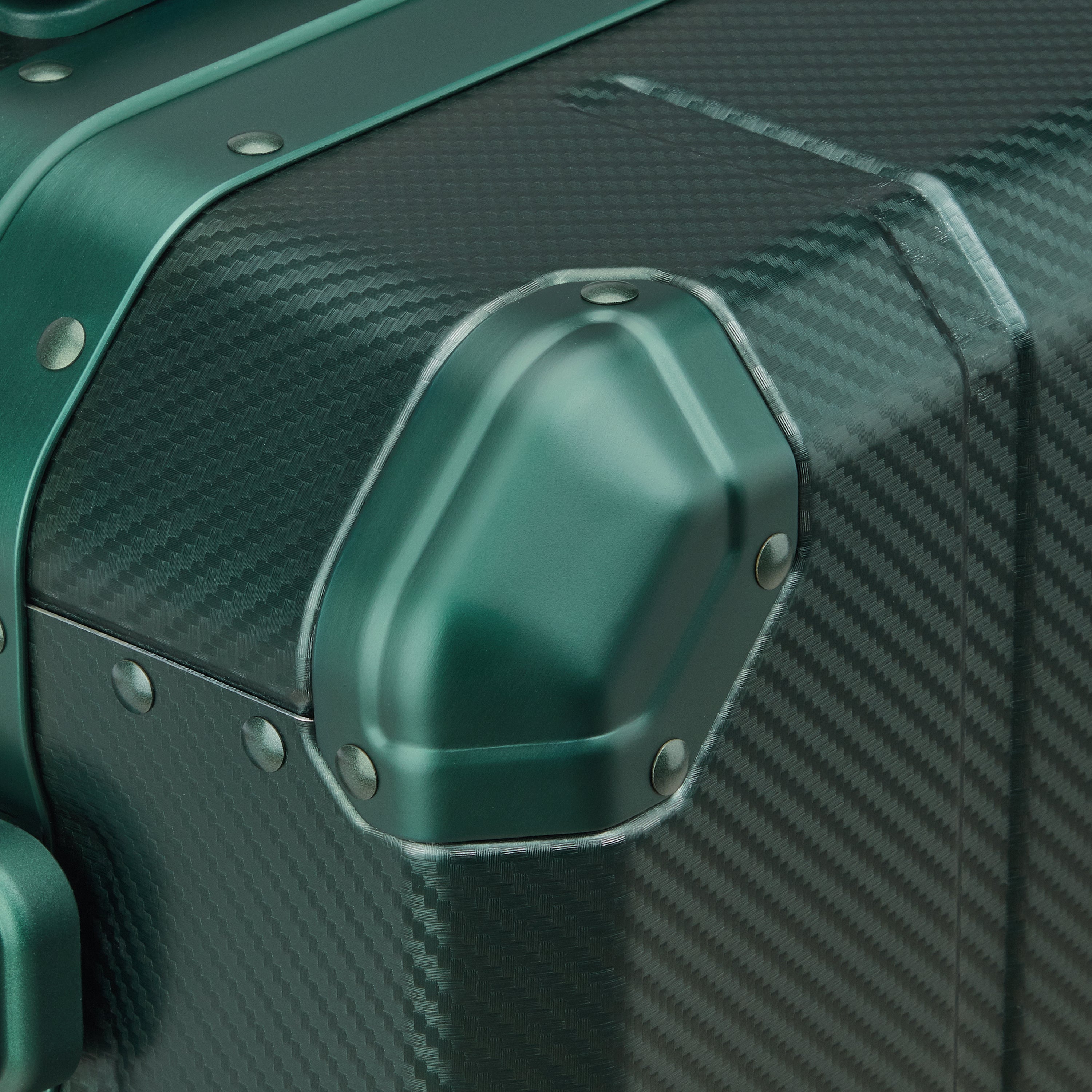 ALU'R | 19-Inch Aluminum Carry-On Suitcase, Green