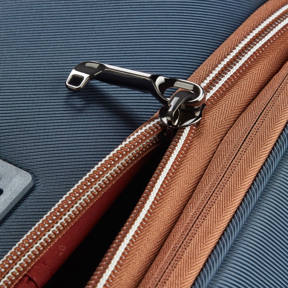CHATELET AIR 2.0 | 32-Inch Expandable Check-In Suitcase, Blue