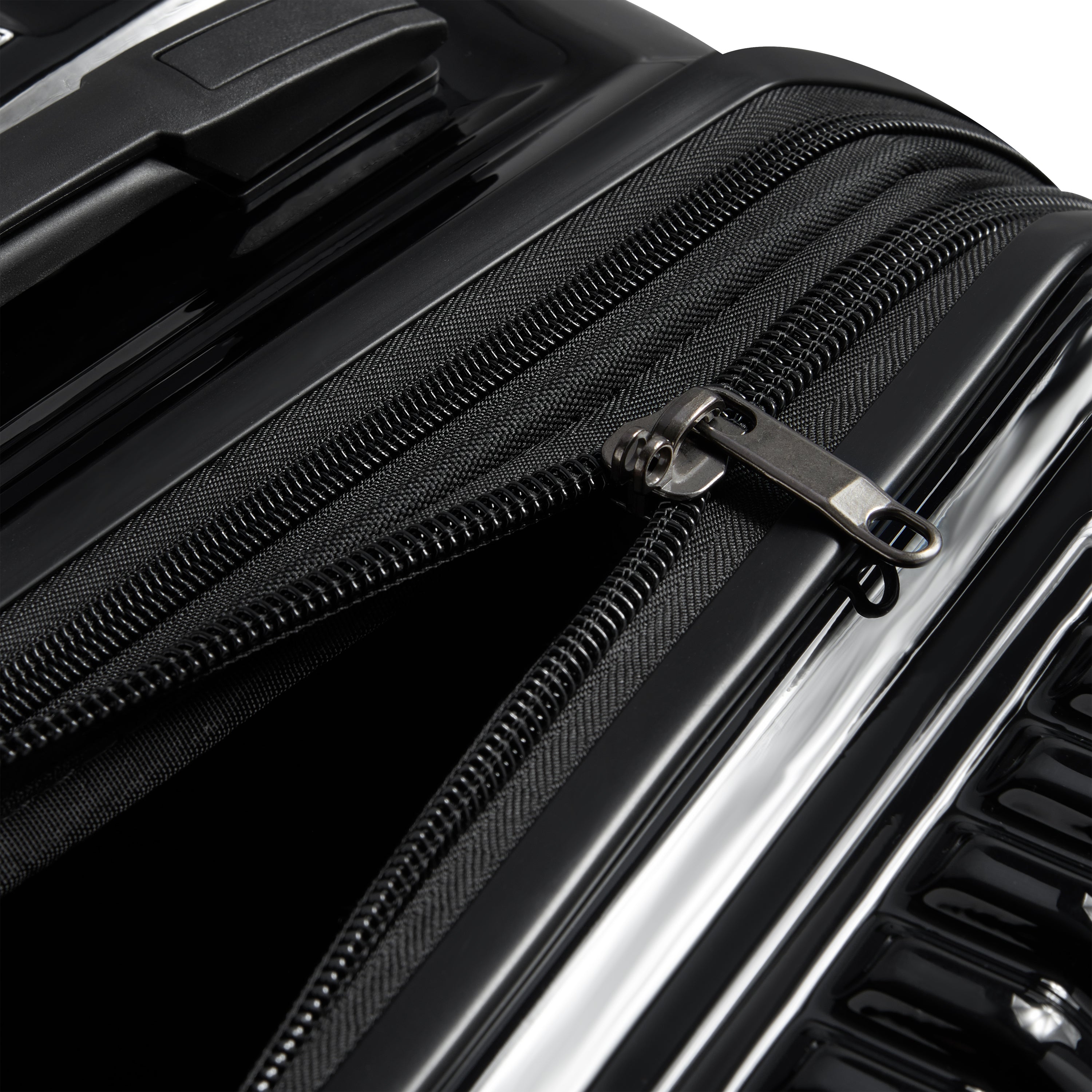 JH003B |  32-Inch 2-Wheeled Expandable Check-In Suitcase, Black