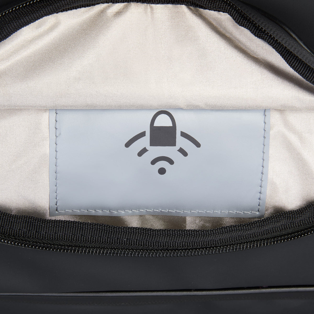 PEUGEOT VOYAGES | 28-inch Large Check-In Duffle Bag, Black