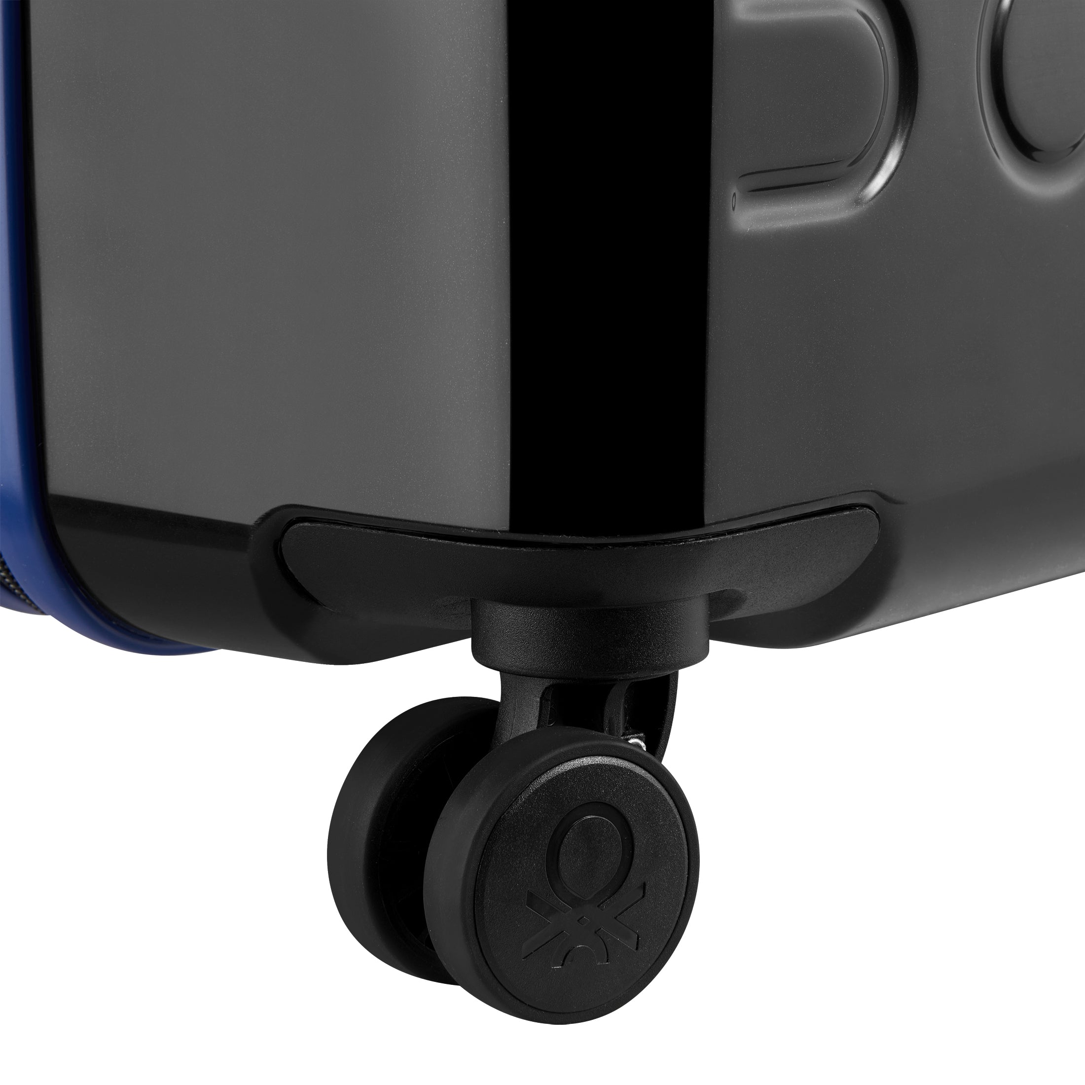UNITED | 30-Inch Check-In Suitcase, Black